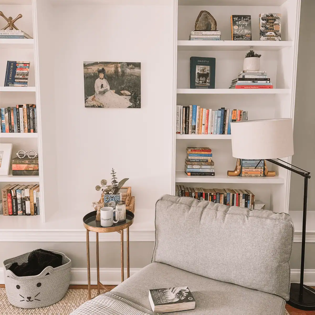chair and bookshelves in a reading room.